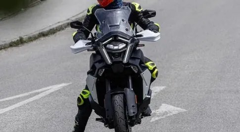 KTM 1490 新车路试谍照曝光...