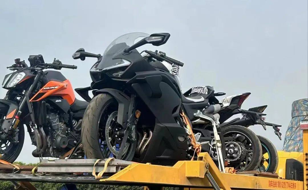 春风750SR首次曝光,又是四缸仿赛你受得了吗?