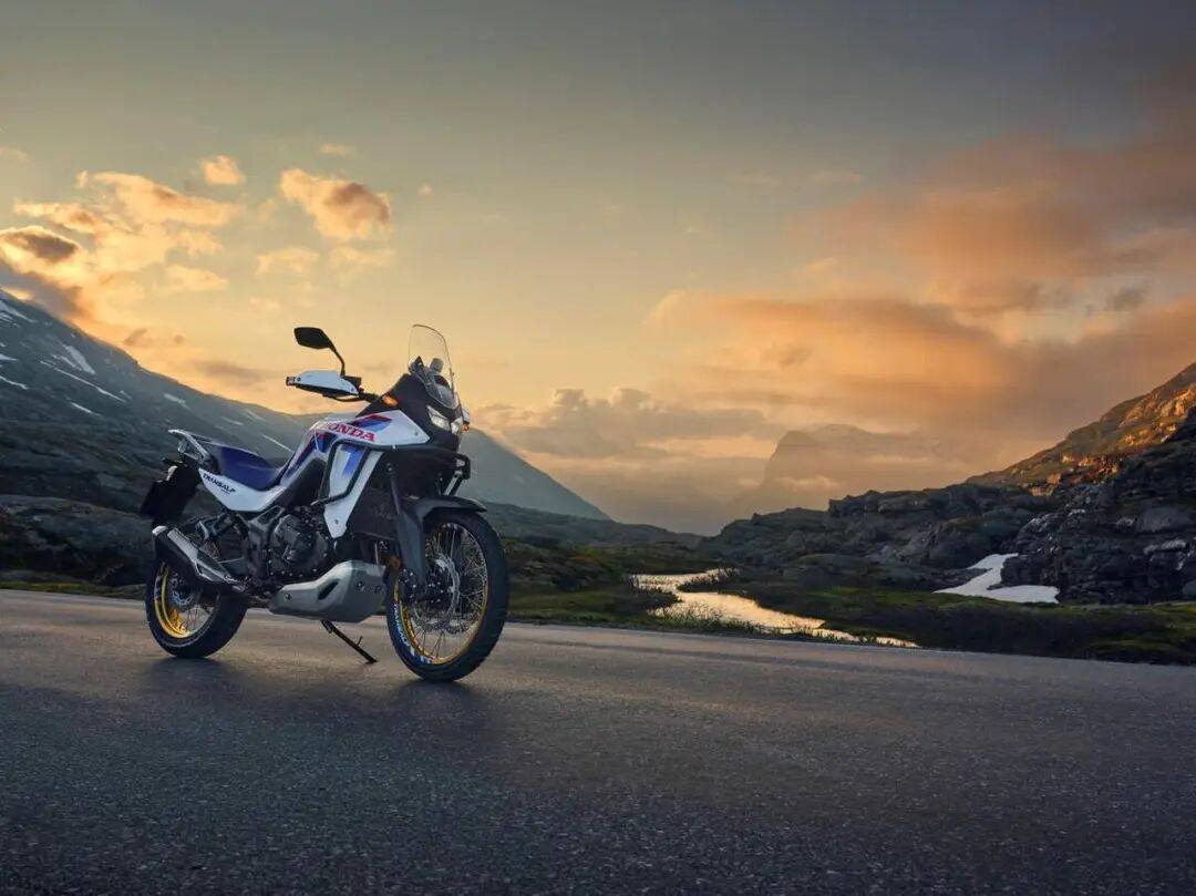 本田发布2026款XL750 Transalp，减震升级、新增电子离合版