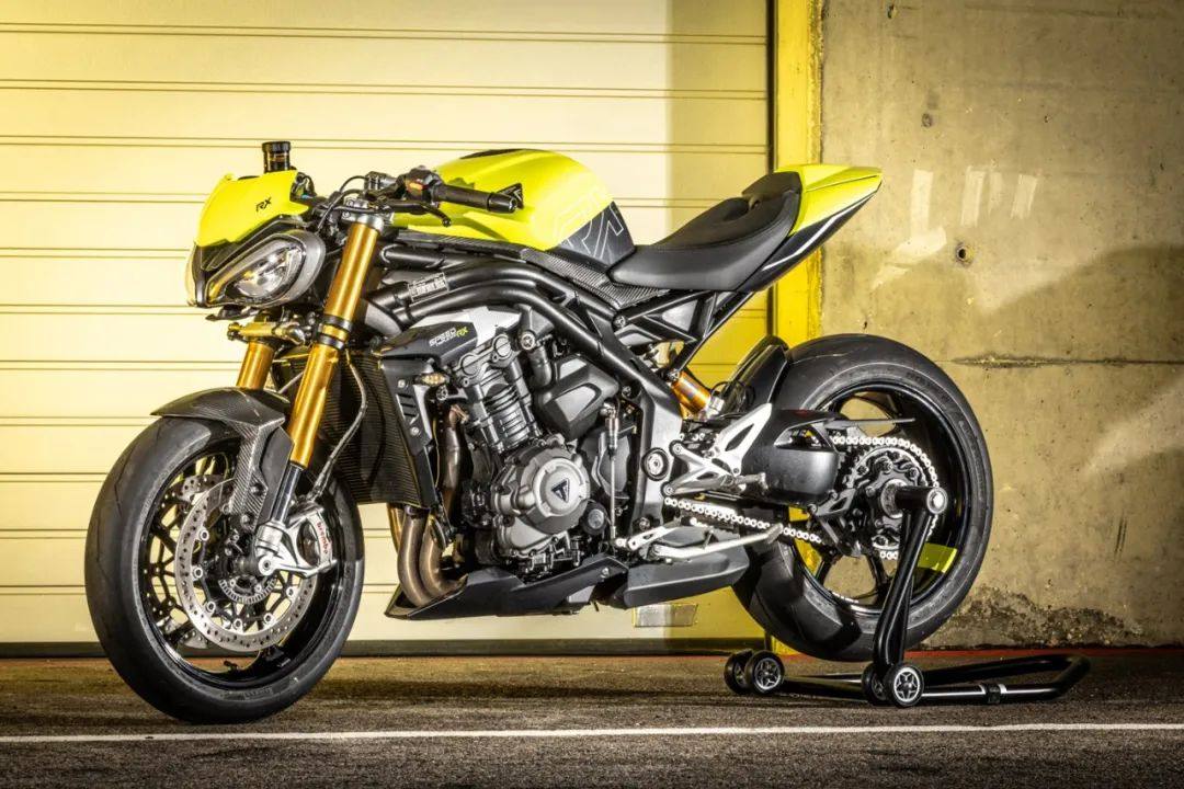 全球限量1200台，凯旋Speed Triple 1200 RX海外上市，标配天蝎排气、奥林斯钛尺