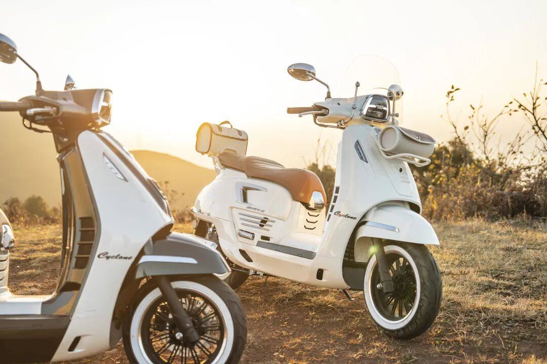 14999元,250复古踏板,RT250E,赛科龙甩出王炸!