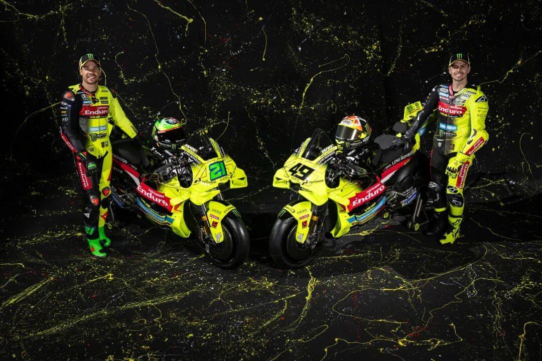 官方:VR46车队延用荧光黄涂装,迪詹南托尼奥继续和莫比戴利成为队友!