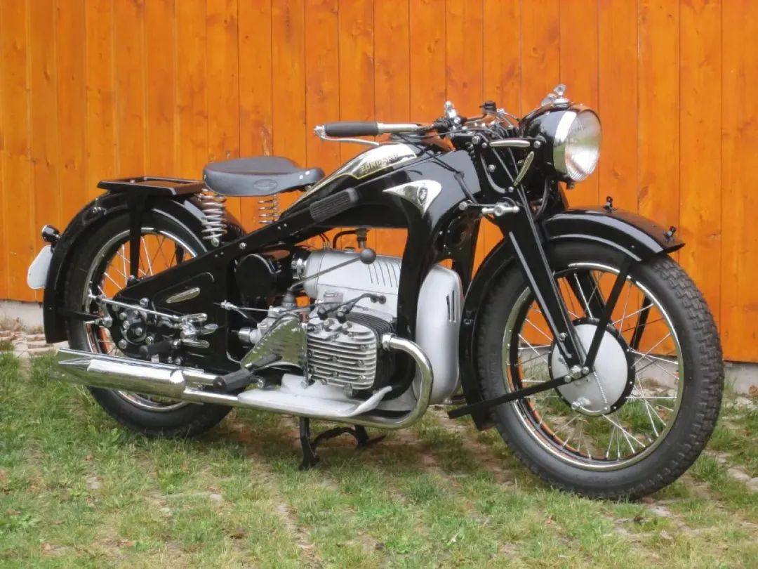 “豪华四缸”:ündapp K800