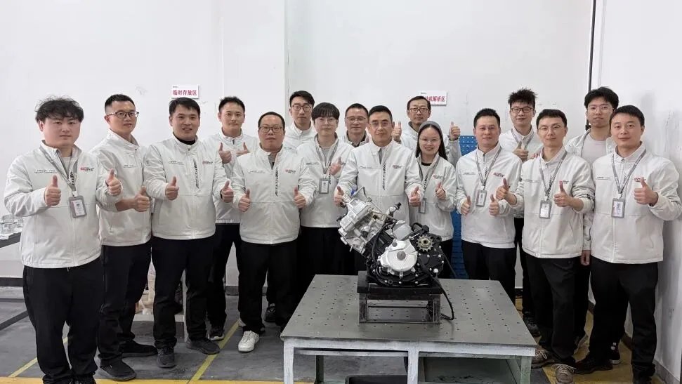 中国首台摩托车缸内直喷发动机成功点火;凯旋Trident800不到八万;本田XL750在美上电子离合器;
