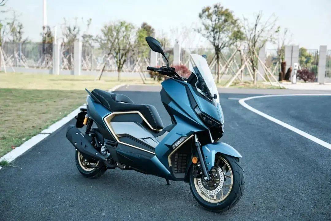 售价13555元起,又一台国产250运动踏板上市发布!