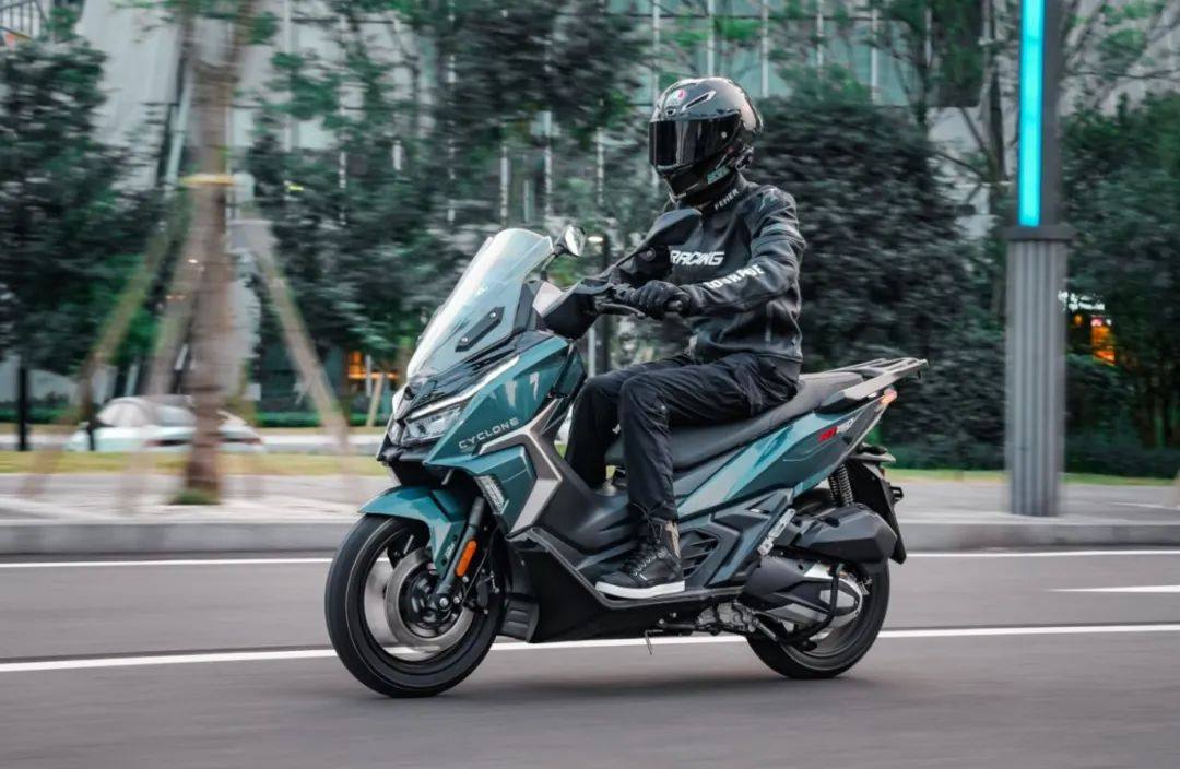 颜值再上一个台阶，赛科龙RT1S外观专利公布，RT150平踏版本终于来了