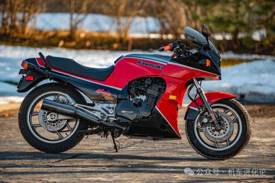 惊艳无比:川崎Ninja ZX900改装传奇