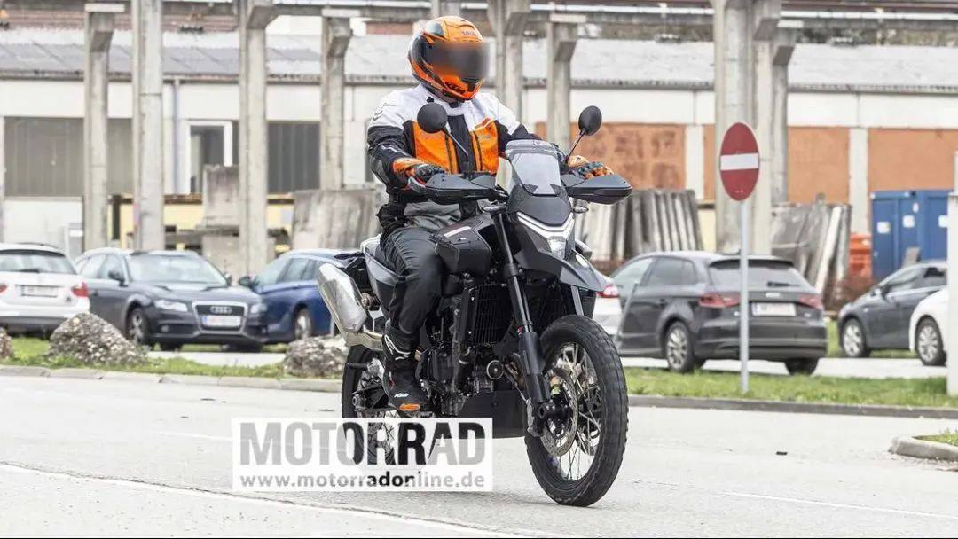 800NK劈了腿还是790ADV缩了水?KTM新路试车曝光