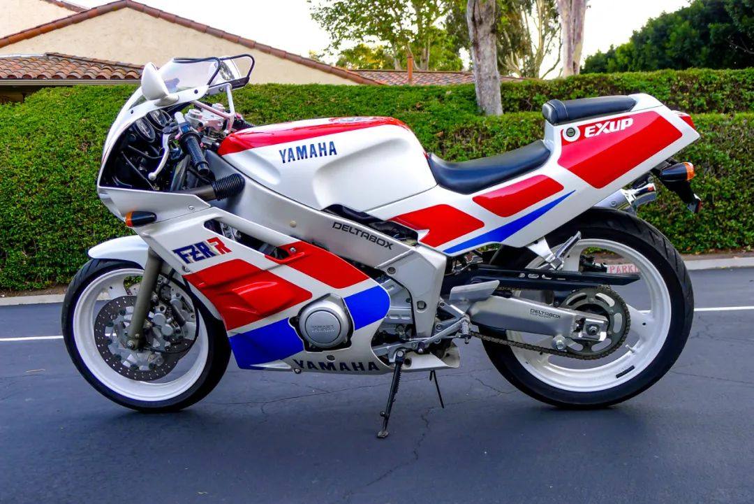 老车欣赏FZR400R