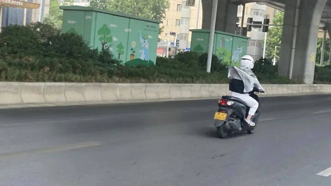 郑州严查摩托车交通违法行为!“禁摩令”已执行17年,能否取消?