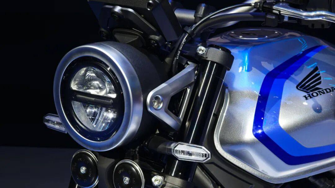 本田国产四缸终于来了，CB500SF和CBR500R Four亮相-重庆摩博会