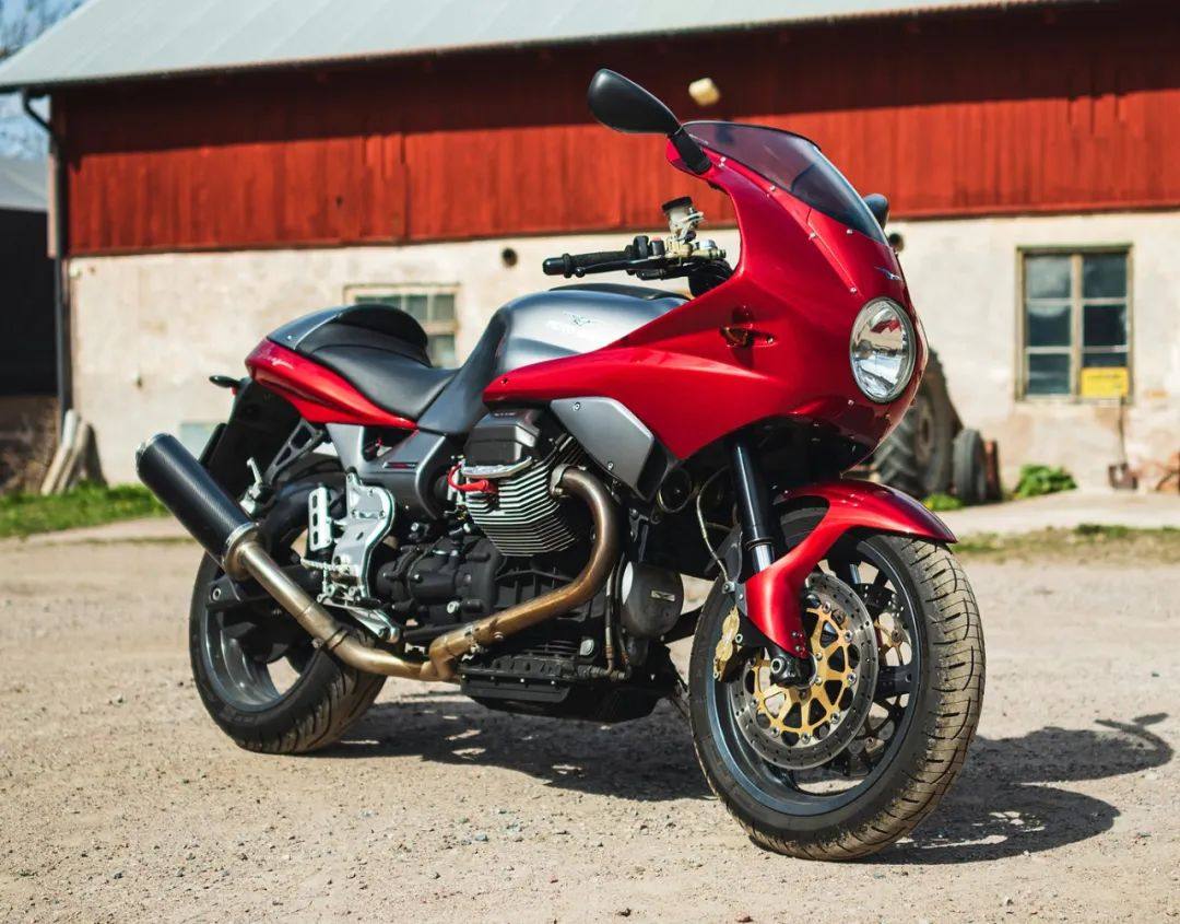 意大利钢铁炮弹,摩托•古兹(Moto Guzzi)V11 Sport Naked