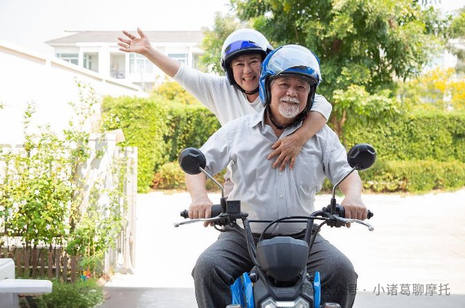 摩托车驾照申领年龄从60岁延长至70岁的实际作用有限!