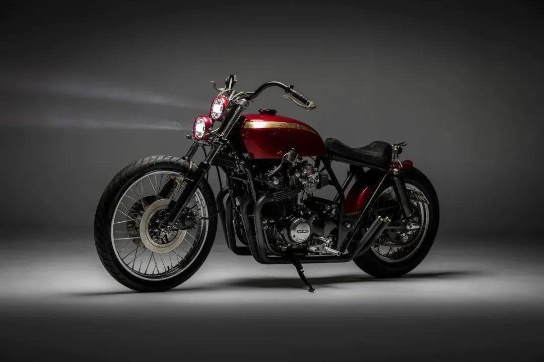 帅得过分：Honda CB900 | 每日一车