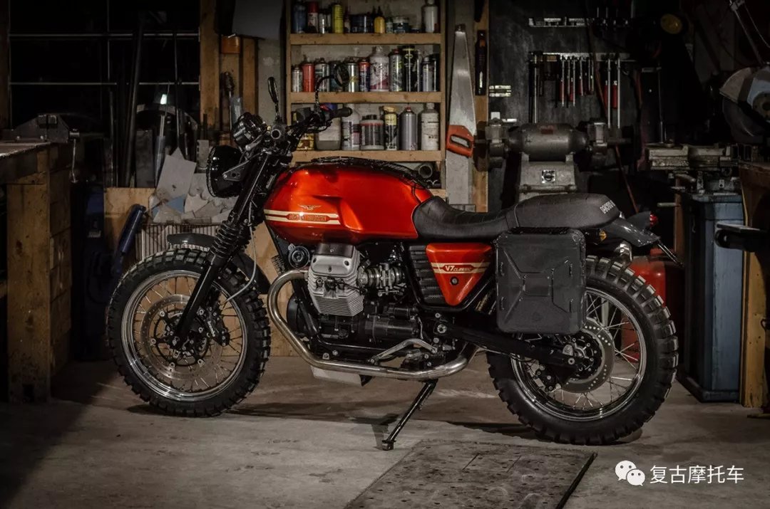 攀爬者也可以很优雅的!Moto Guzzi V7 | 每日一车