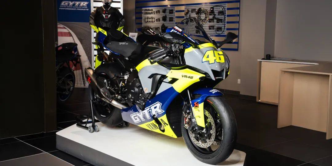 致敬「The Doctor」！Valentino Rossi专属涂装Yamaha R1登场