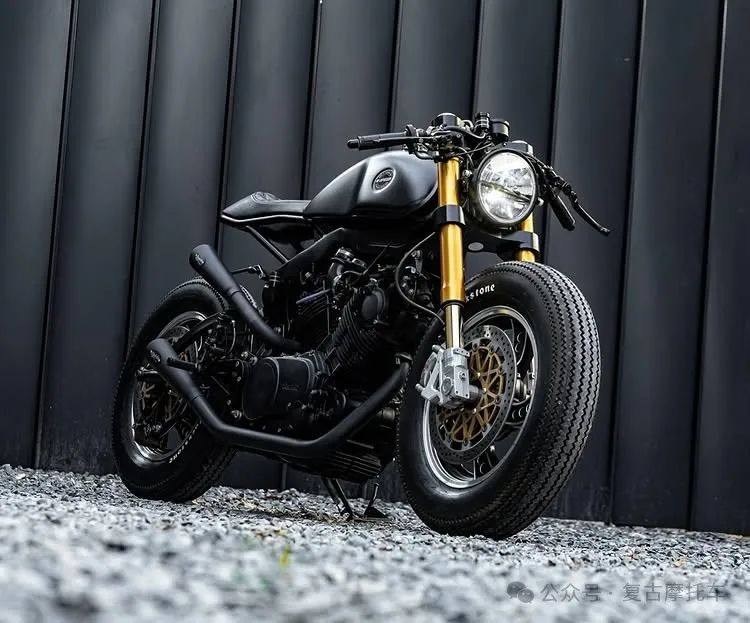 后刹车盘竟如此之大 Yamaha XV750 | 每日一车