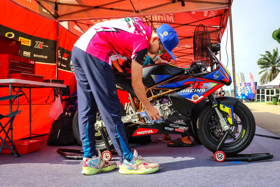 SUPER-26 赛车队:FIM MiniGP 马来西亚系列赛获佳绩