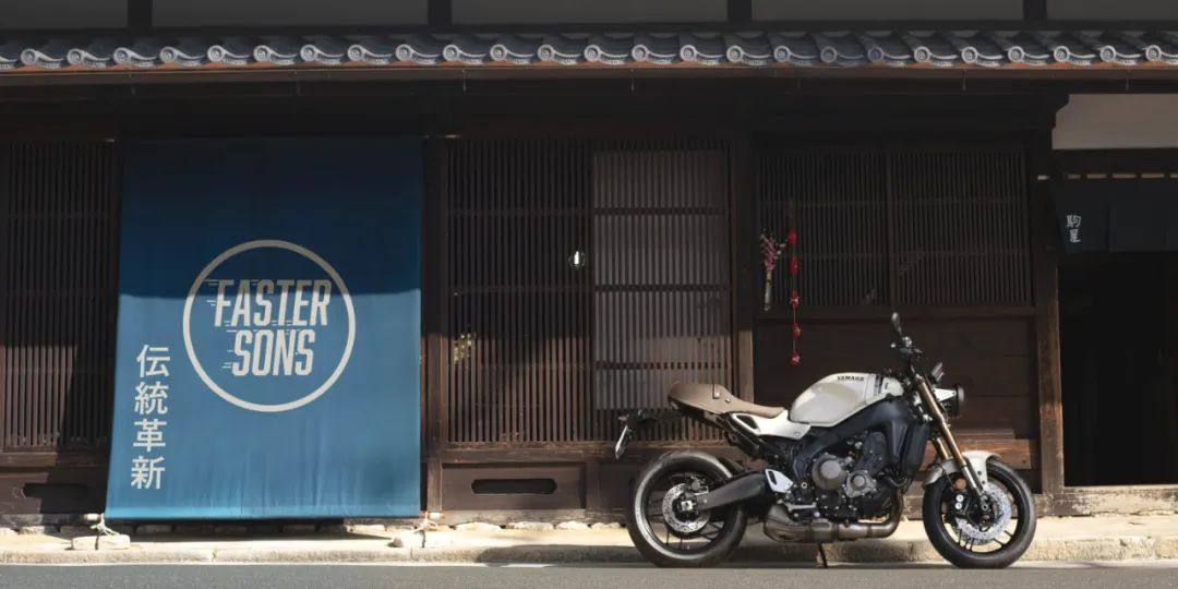 右手消息|小伙出弯收不住飞进农家院;雅马哈日本上市XSR900限定版;天眼抓拍超速车辆被网友狂喷;摩友在丽水享受最高礼遇