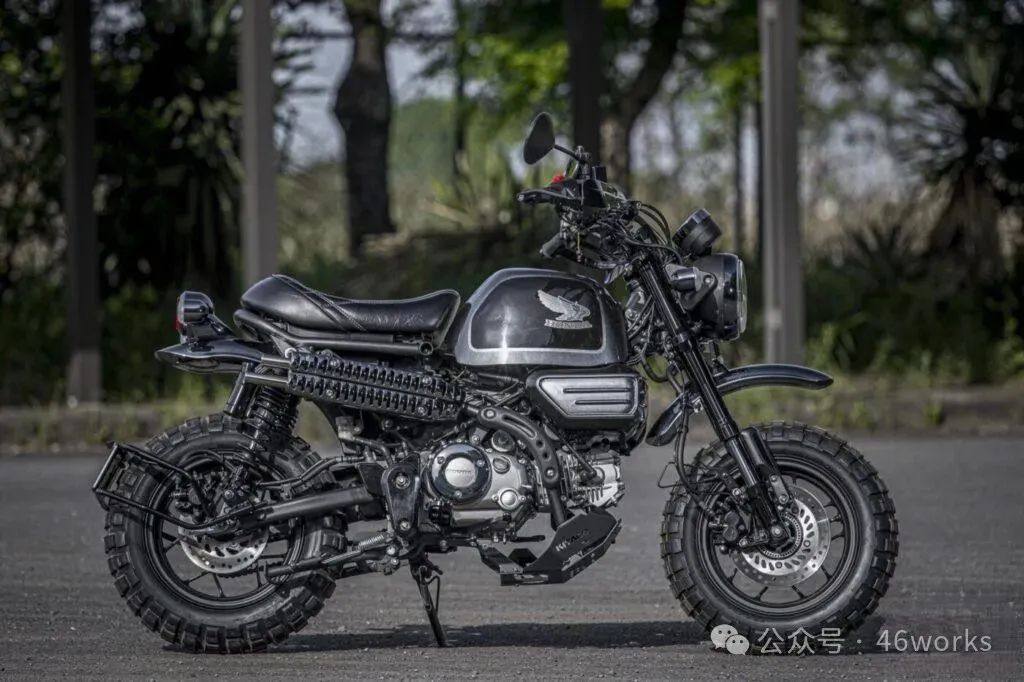 漆黑小金刚:Honda monkey125