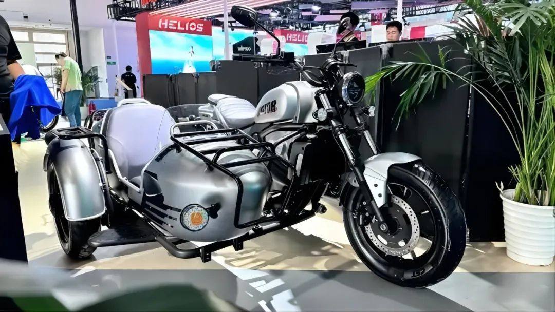 北京摩展上的另类玩乐神器:闪500+侉子!
