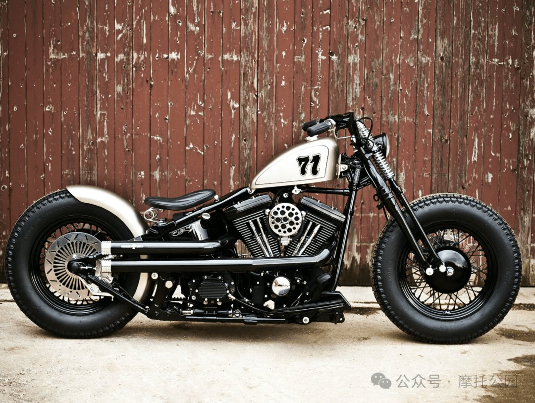 炸裂复古风:Softail也能改成纯正Bobber!