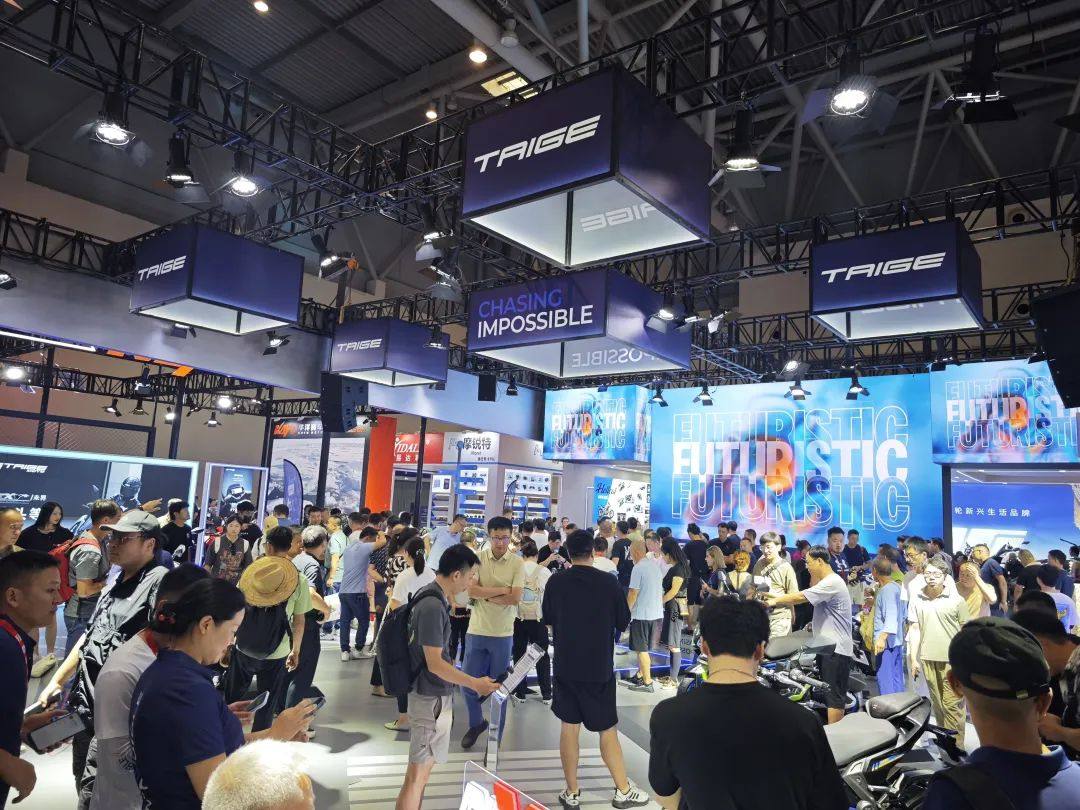 钛极机车强势登场,本届摩博会最大的一匹“黑马”?
