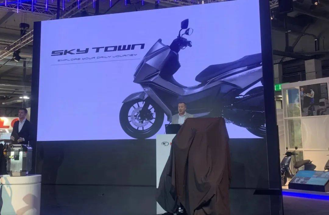 人民币1.4万元,光阳龙骨踏板SKY TOWN 150 海外上市