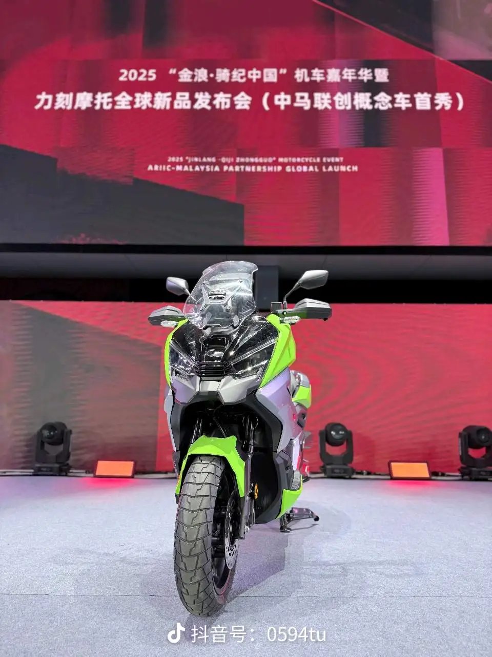 右手消息|力刻ADV踏板400GS面世;九月125踏板销量榜豪爵AFR力压铃木UY