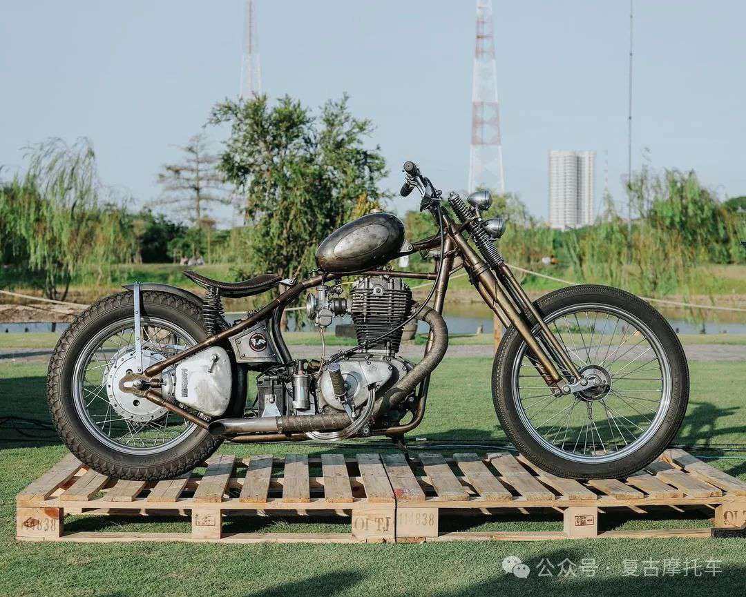 硬尾单缸拖拉机 Suzuki LS650 chopper | 每日一车