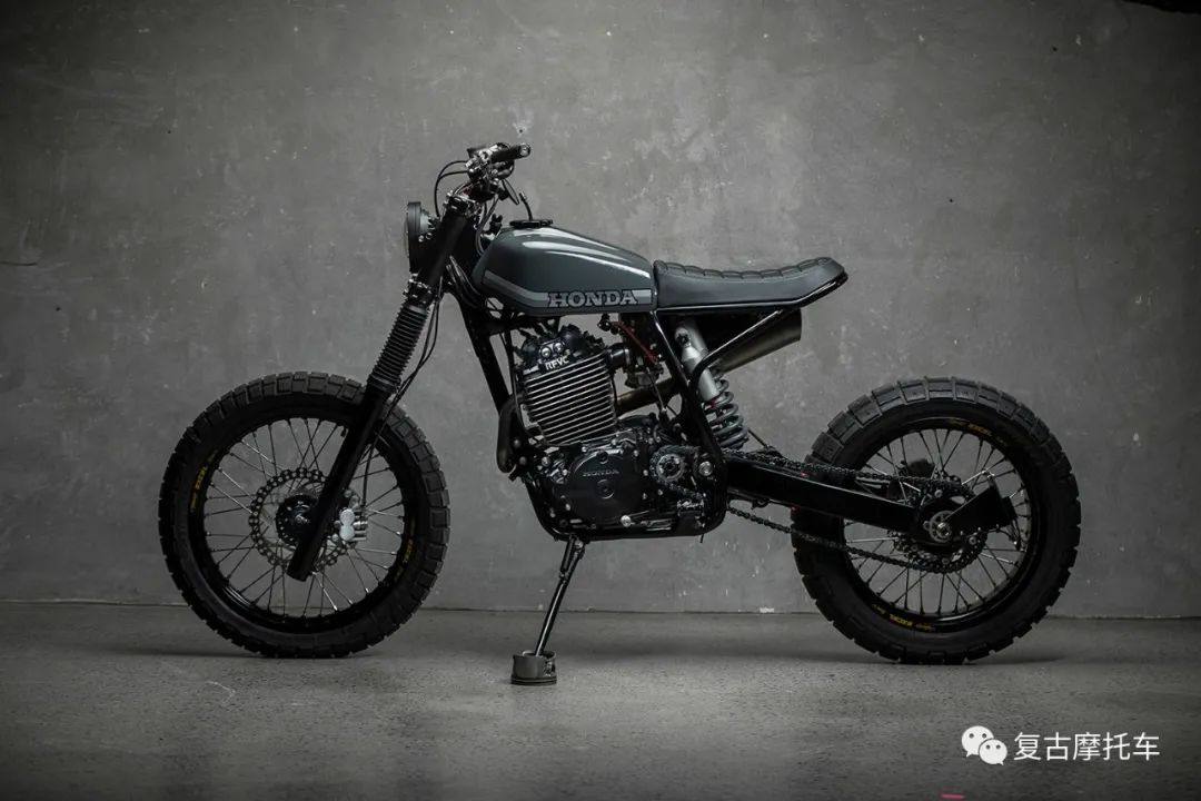 甩泥大师 Honda XR600 | 每日一车