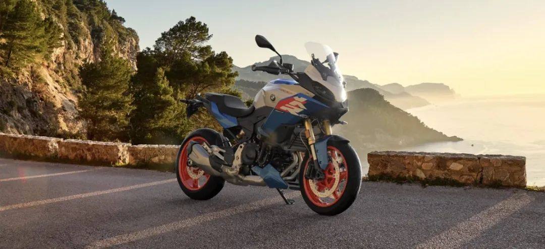 宝马加强 F900R 和 F900XR 以应对 2025 年的竞争