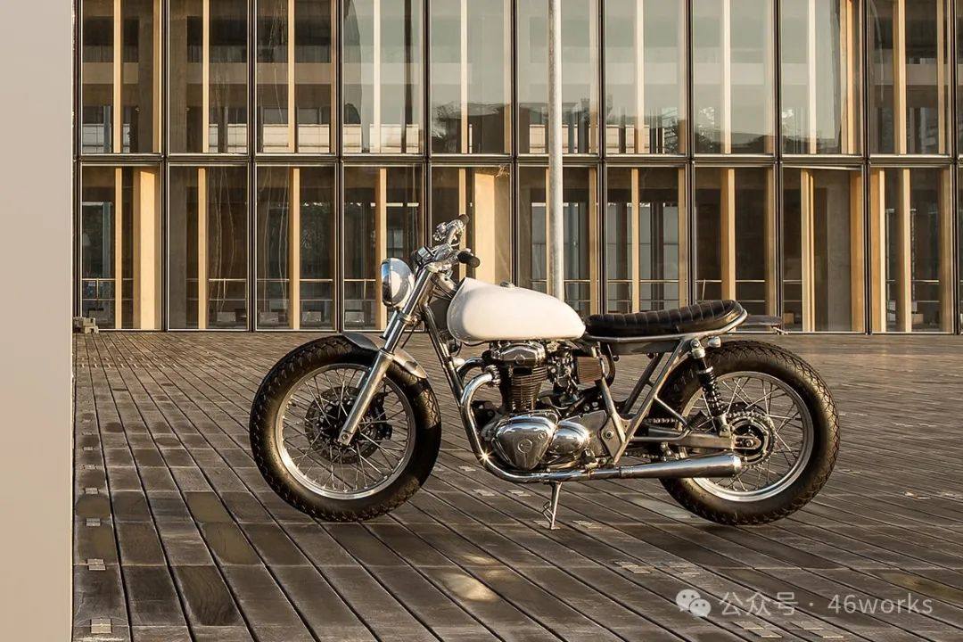 极简美学:Kawasaki W650 | 每日一车