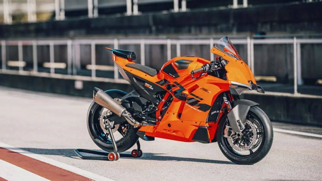 售价1.6万英镑?KTM 990 RC R价格公布,约14.6万人民币,比Panigale V2还贵?