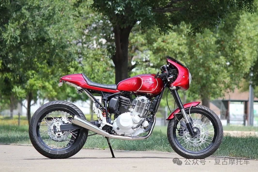 国产车 轻骑大脚怪caferacer改装 | 每日一车