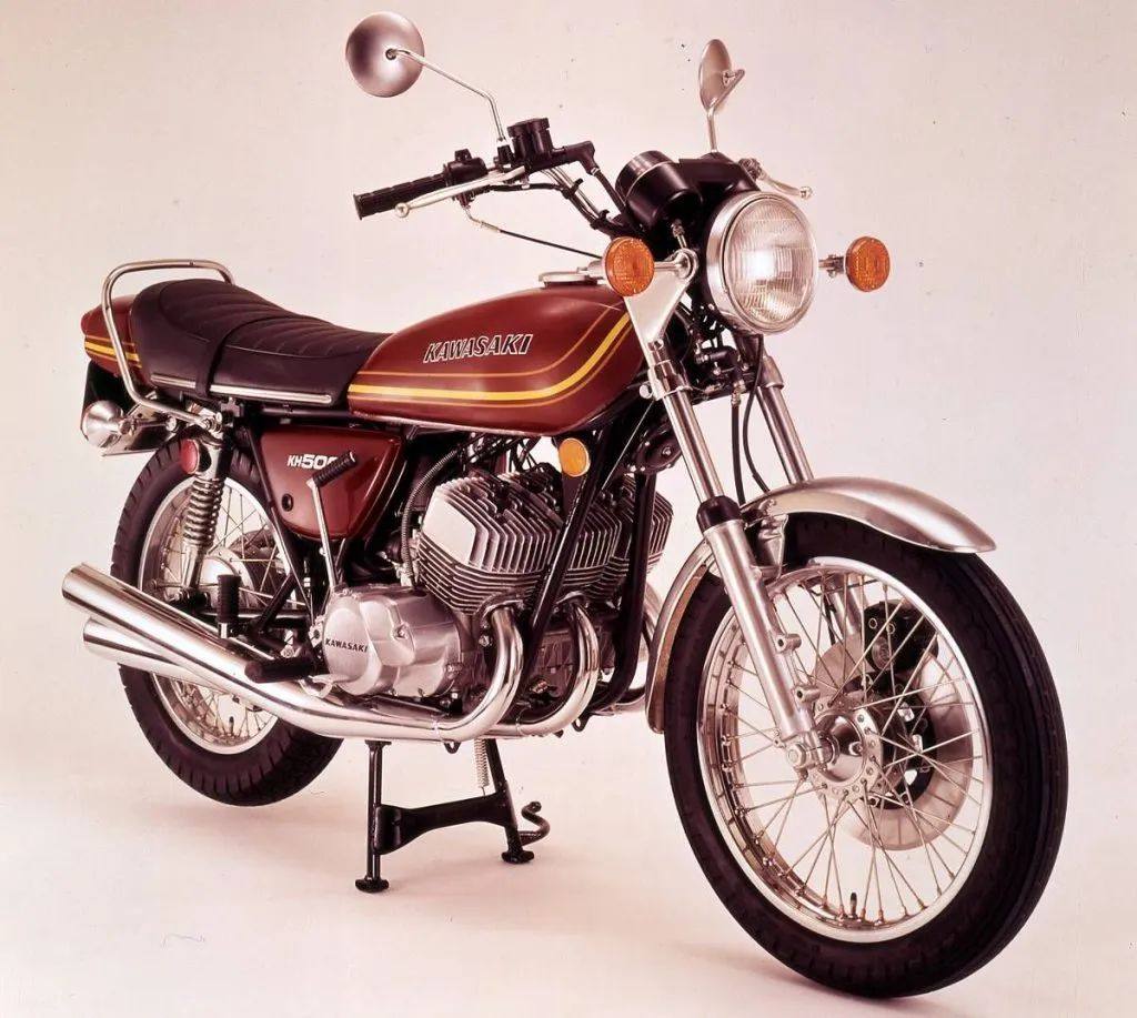 为击败本田CB750而生!川崎500-SS MACH III如何以性能与价格震撼市场