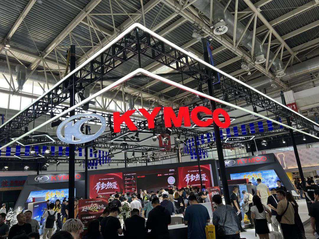 北京摩展丨奔赴热爱!光阳赛艇X350纪念版以及ST250 30周年纪念版发布!