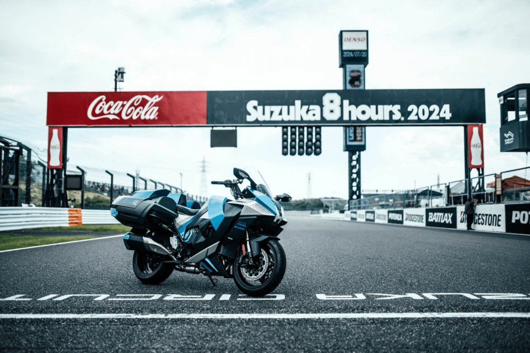Kawasaki 在铃鹿赛道展示使用氢燃料的 H2 Hydrogen 概念车