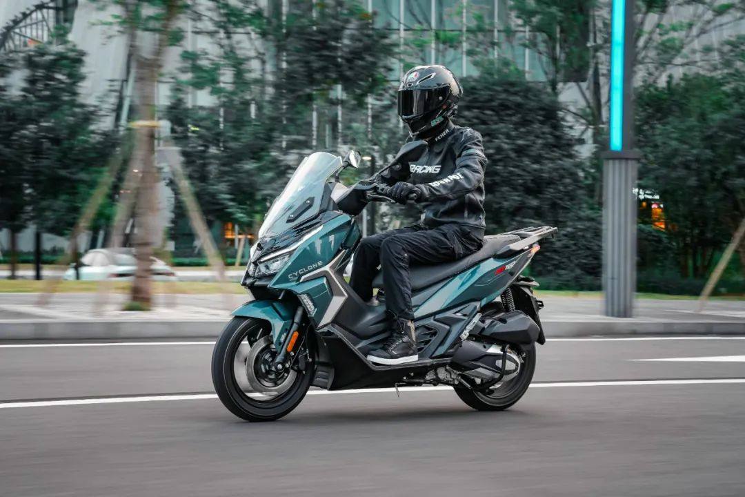 新车实拍解读丨赛科龙RT150“焕芯”上市，售价12588元，到底改了哪些地方
