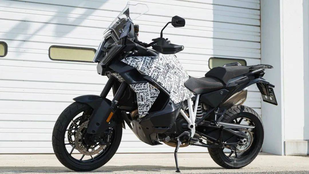 大野驴也有自动挡了，KTM 1390 Super Adventure S新车曝光