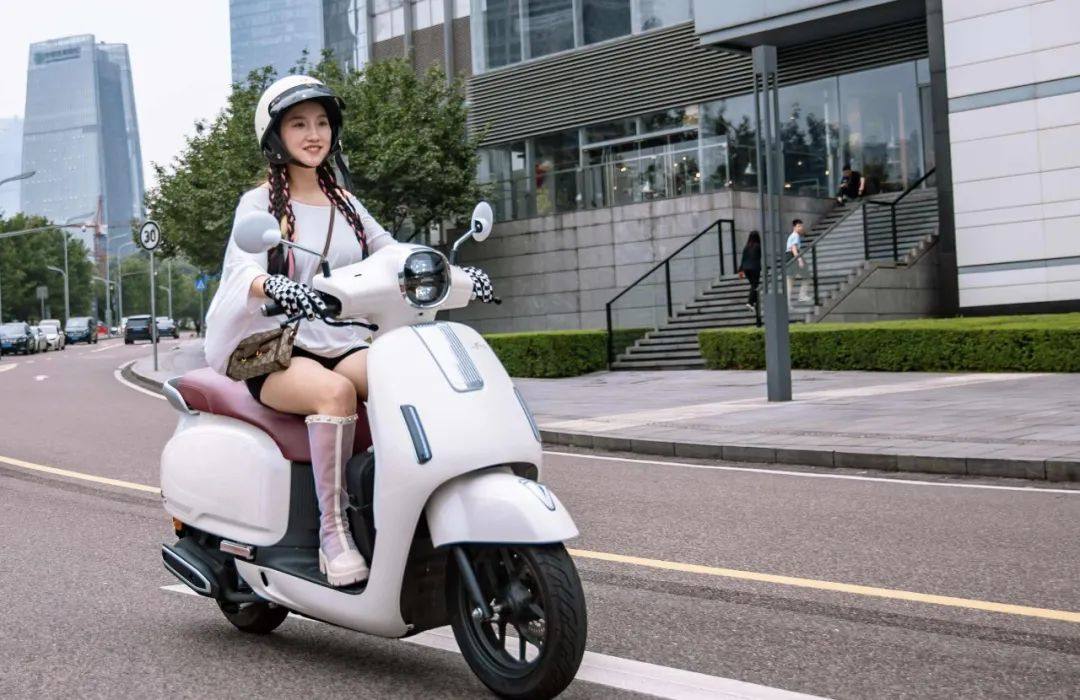 不是花架子，中看也中用，好看且好骑——五羊-本田NW F125测评（下）