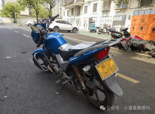 看农村小伙如何规避摩托车13年强制报废