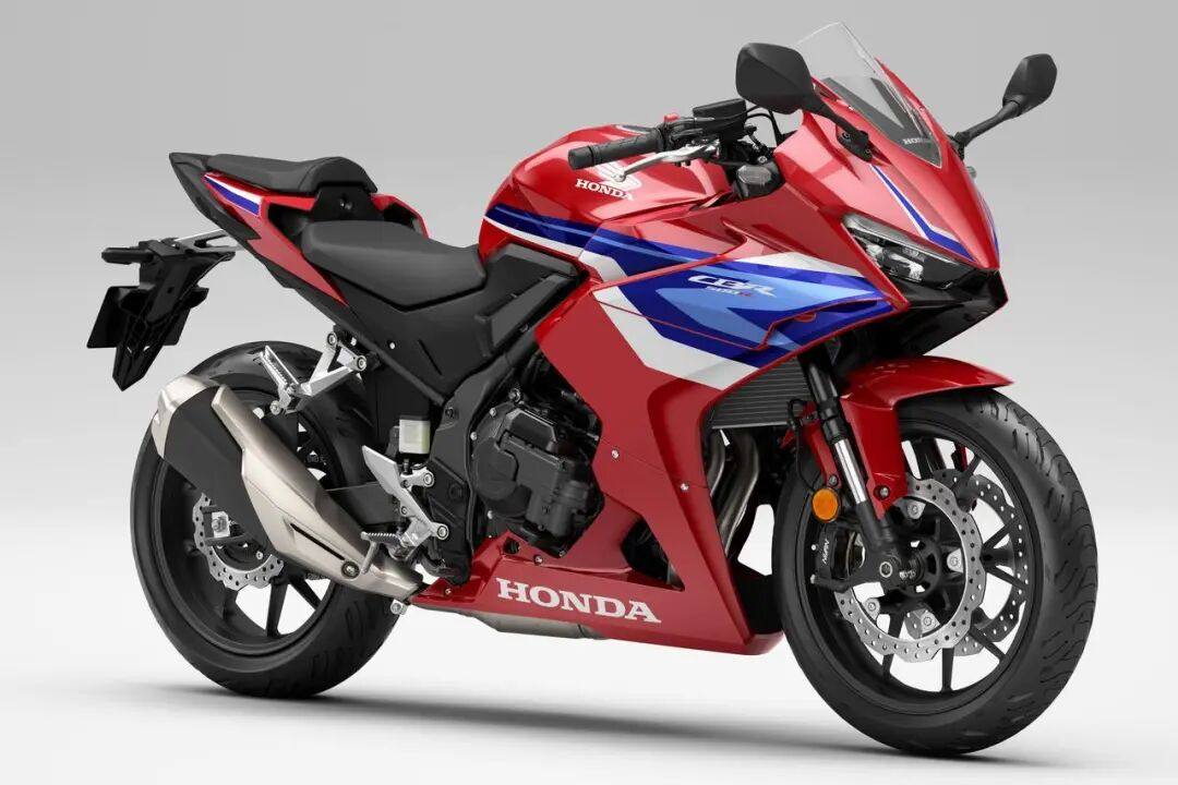 本田发布2026款CBR500R,增配电子离合、油离配合不再难