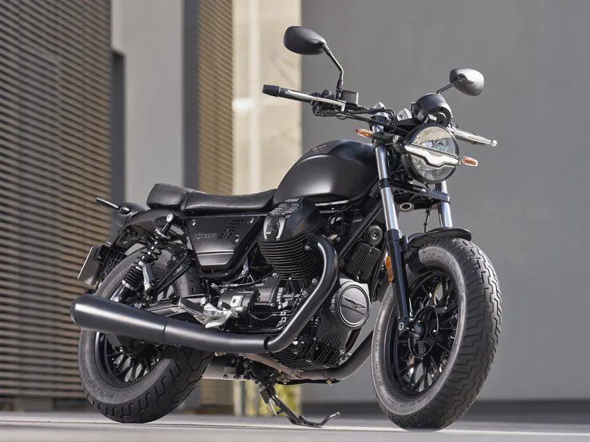 MOTO GUZZI V9 BOBBER的独立宣言:自由驾驭的力量