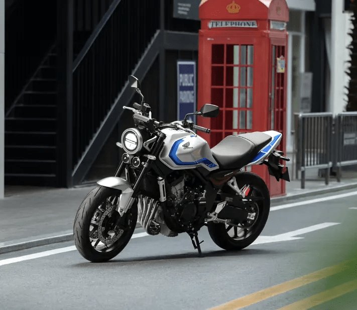 HONDA CB500SF 官方细节图曝光,屏幕终于有中文了!