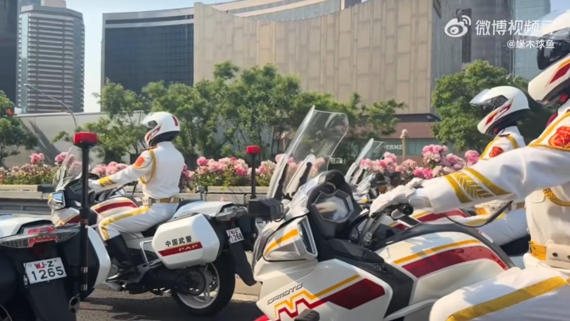 魏建军向摩友征集回购老款经典摩托车!/ 虎跳峡网红徒步野线惊现摩托骑行,当地:未开发区域禁止摩托通行 | 车坛头条