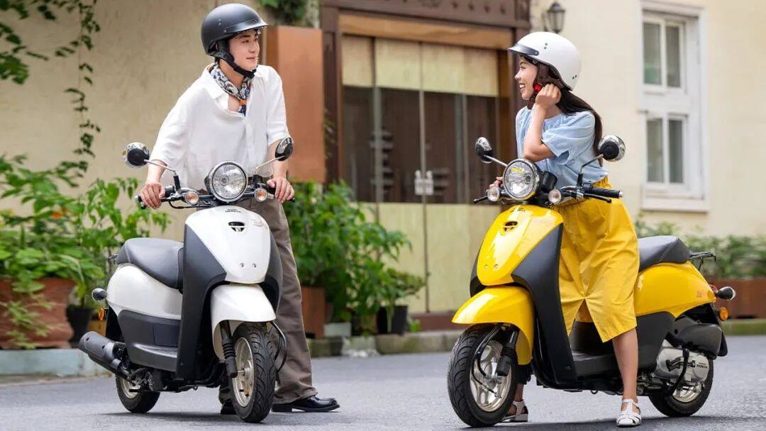 本田又一款50踏板车海外发布,外观比自由更时尚,动力也会更强!