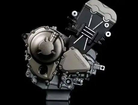 PPT对比春风675SR跟升仕703RR