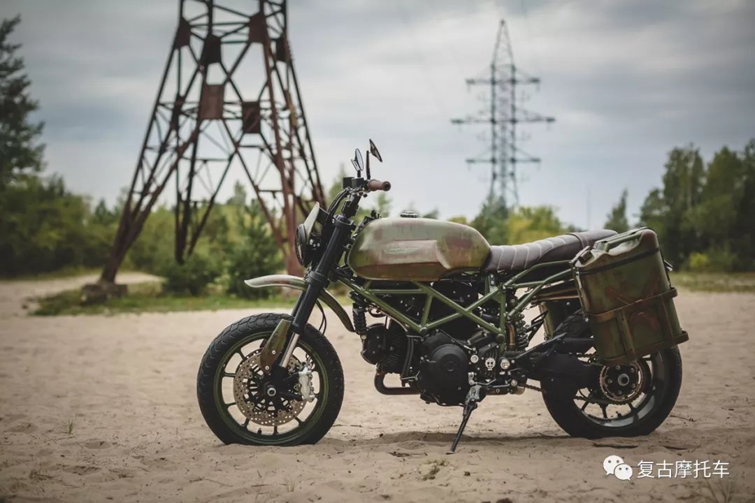 尊贵的杜卡迪这么改不合适吧?Ducati Hypermotard 796 | 每日一车