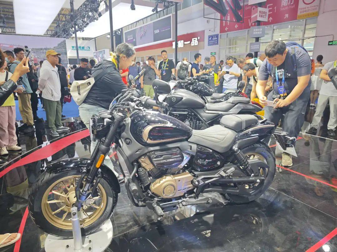 无极 CU250 摩展回顾,不喜欢春风和奔达那就等它!